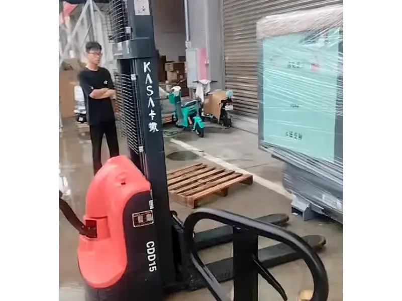 La réputation stimule la confiance | Compresseur d'air préparé pour l'expédition de l'usine de Foshan au client du Fujian